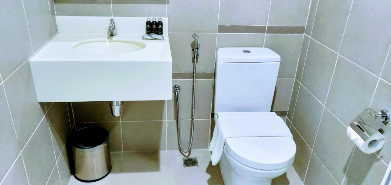 Queen Studio,1010096422:JPEG